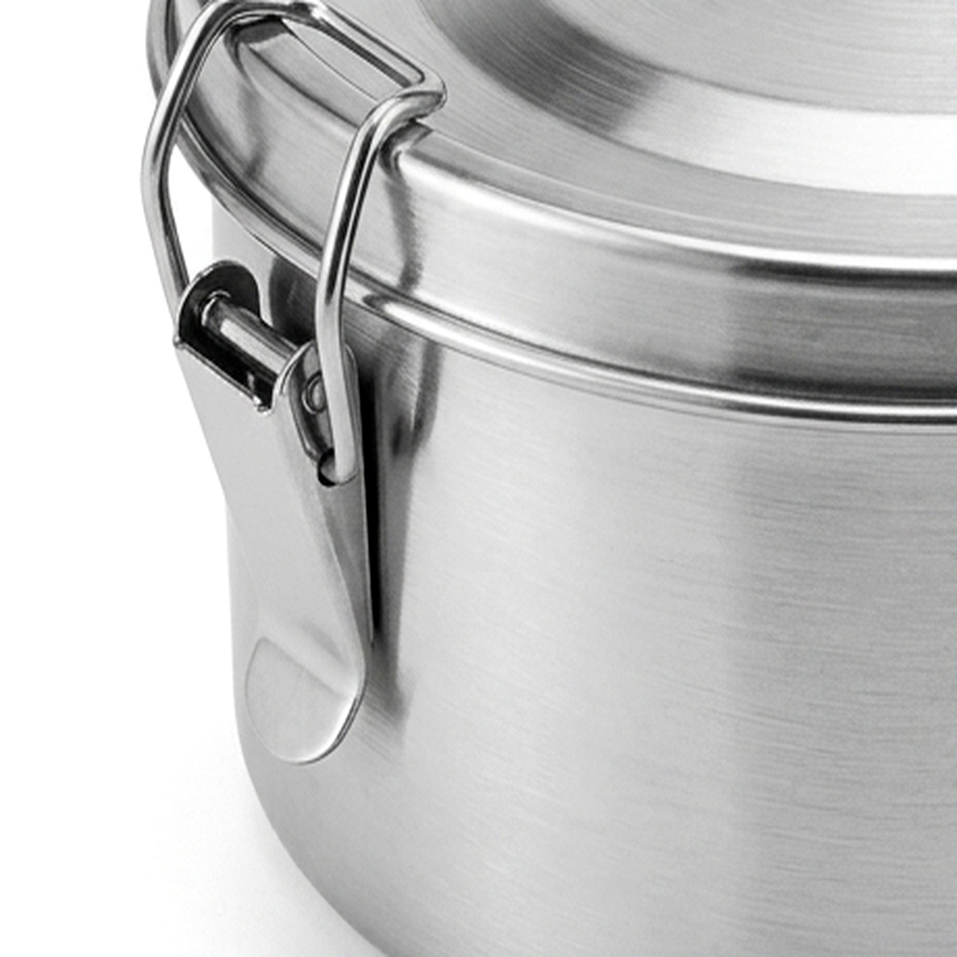 Steely Jade Pure Food Storage, 450ml size, close-up detail view of the clasp.