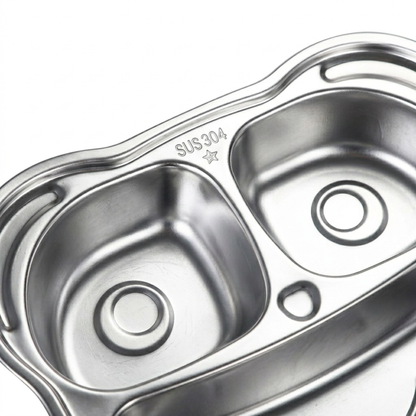 Steely Kids Divided Plate, Bear design — close-up zoom detail view.